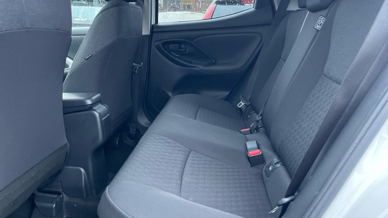 Toyota Yaris 1.5 Hybrid Design 5dr CVT Hybrid Hatchback